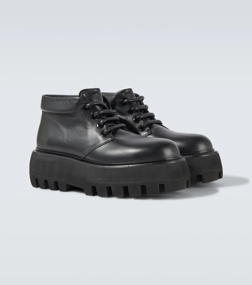 Alexander McQueen Sofa leather boots