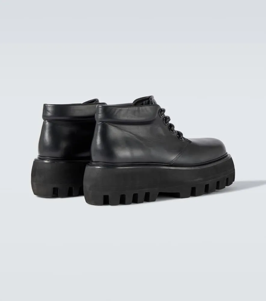 Alexander McQueen Sofa leather boots